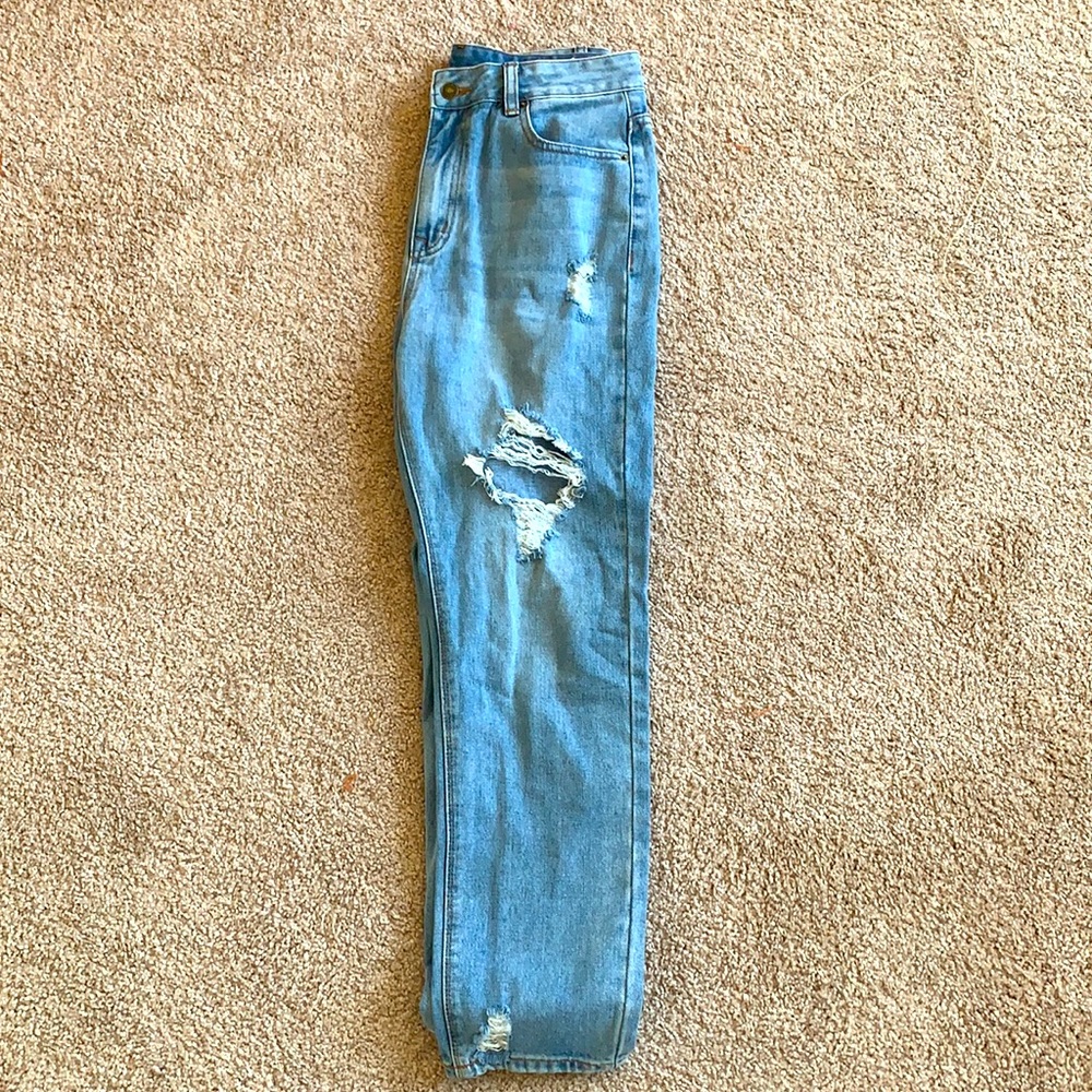 Boyfriend ripped denim jeans in light wash